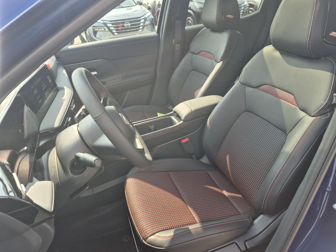 2025 Nissan Kicks SR PREMIUM Photo31