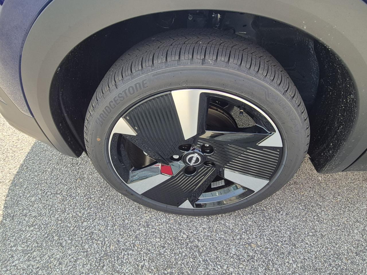 2025 Nissan Kicks SR PREMIUM Photo35
