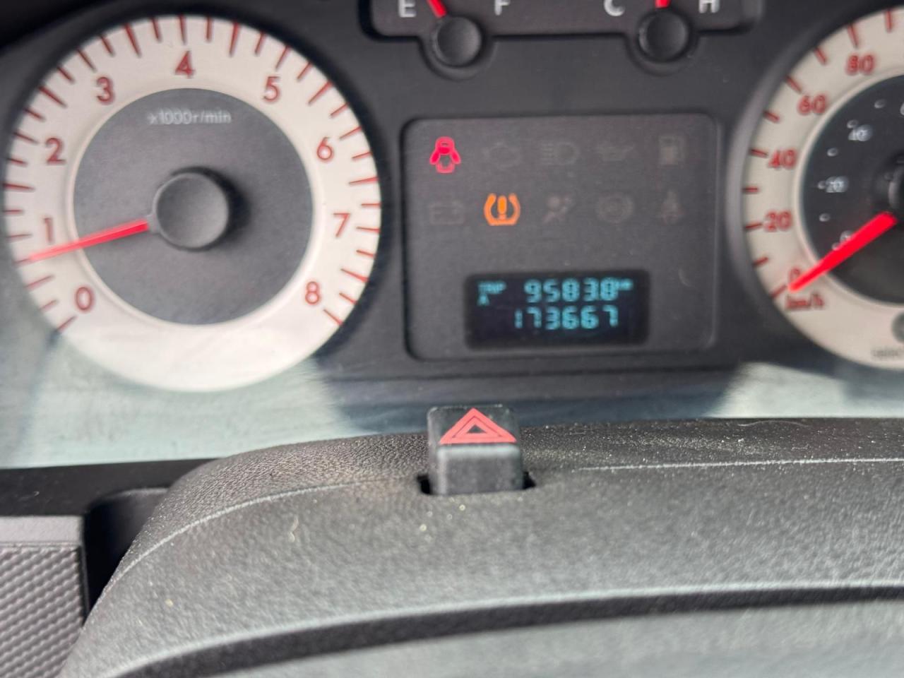 2008 Mazda Tribute GX, V6, ALLOYS, ONLY 173 KMS, AUTO, AS IS SPECIAL - Photo #10