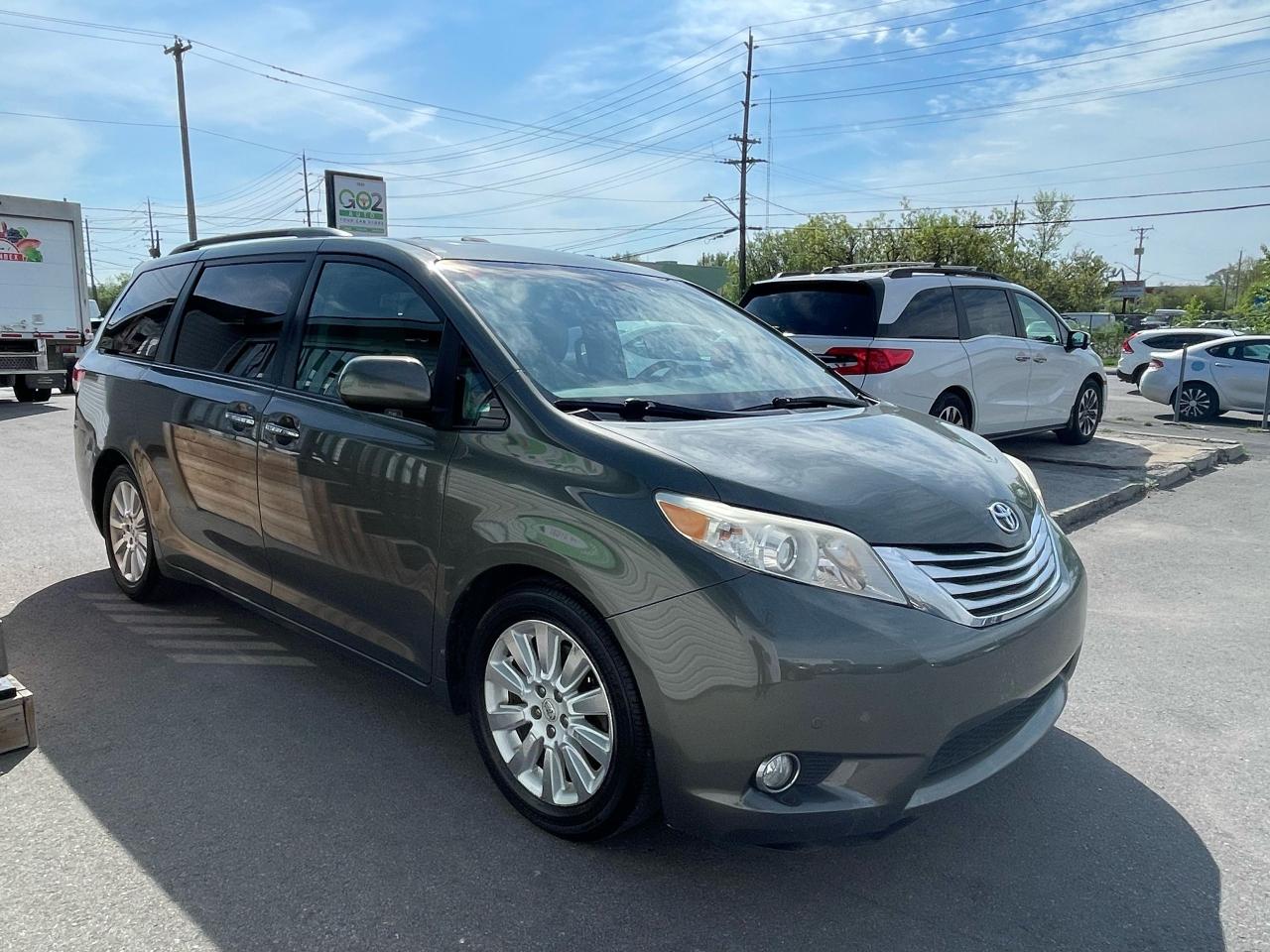 2012 Toyota Sienna XLE - Photo #3