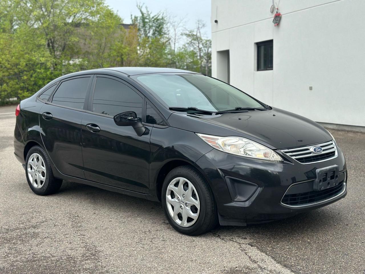 2011 Ford Fiesta 4dr Sdn SE - Photo #3
