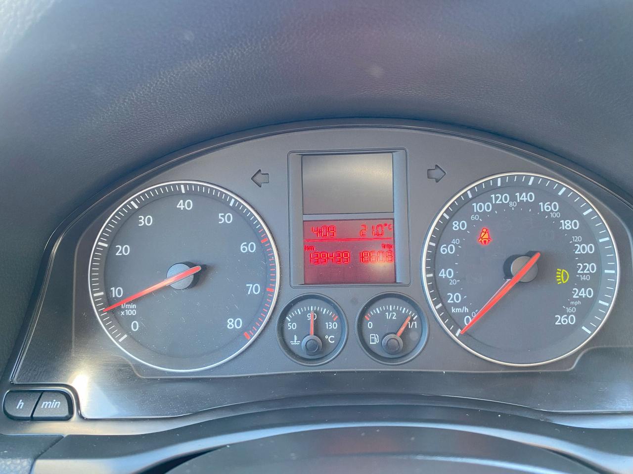 2006 Volkswagen Jetta 5 Speed Manual/2.5L Gas Saver/No Accidents - Photo #16