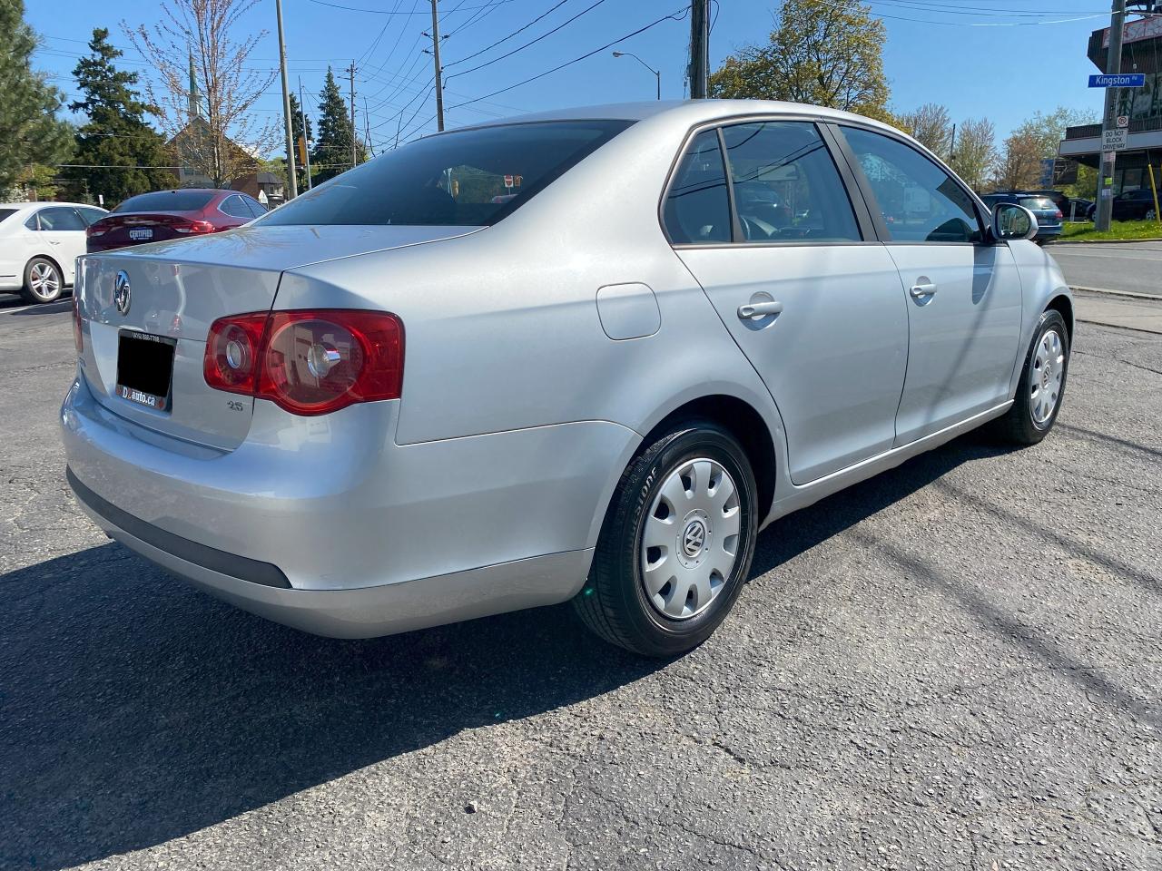 2006 Volkswagen Jetta 5 Speed Manual/2.5L Gas Saver/No Accidents - Photo #6