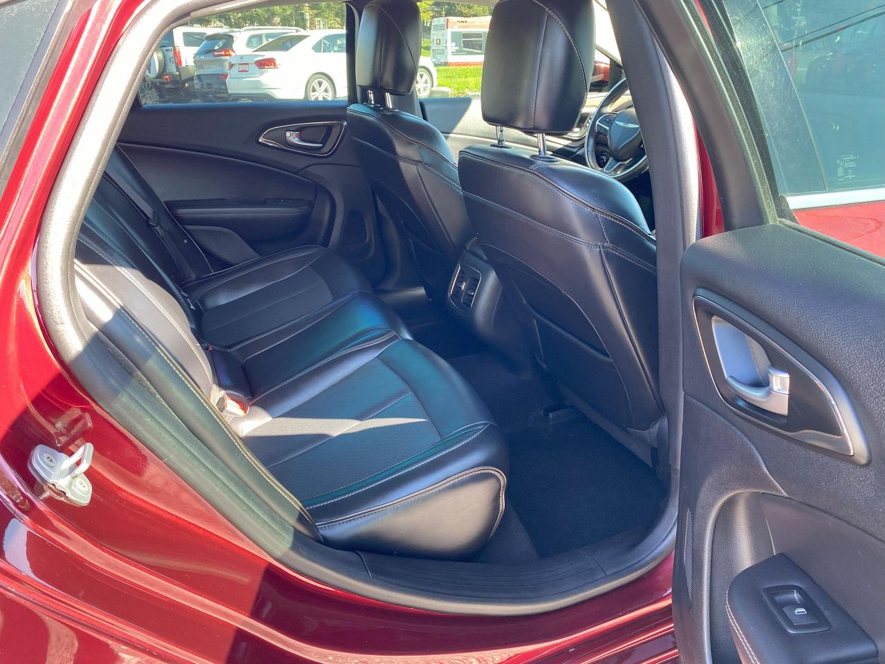 2015 Chrysler 200 Comes Certified/Leather/Htd Seats/Remote Start - Photo #10