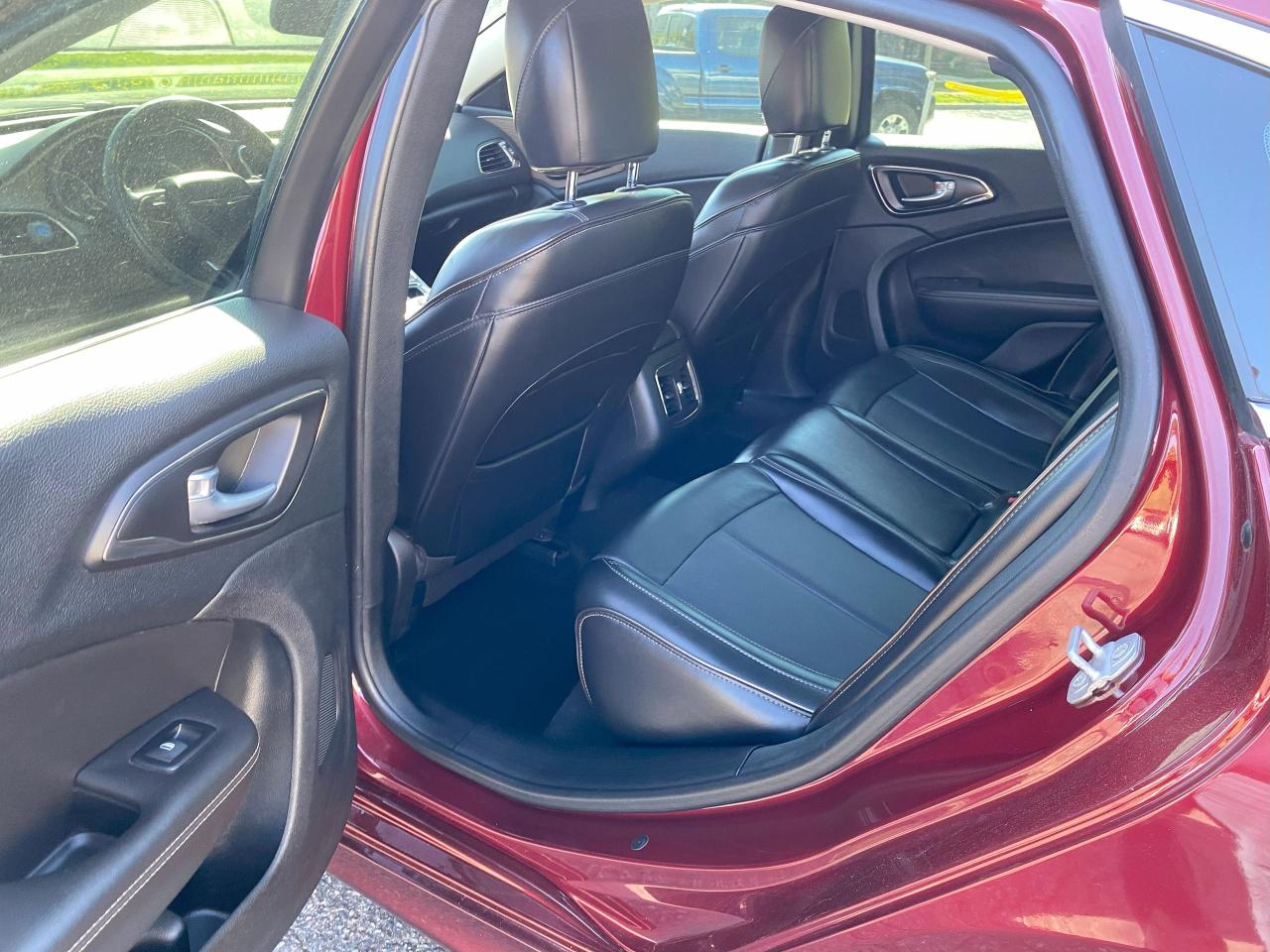 2015 Chrysler 200 Comes Certified/Leather/Htd Seats/Remote Start - Photo #12