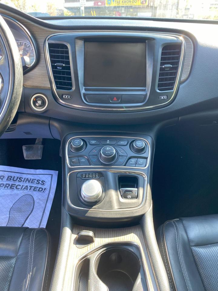 2015 Chrysler 200 Comes Certified/Leather/Htd Seats/Remote Start - Photo #14