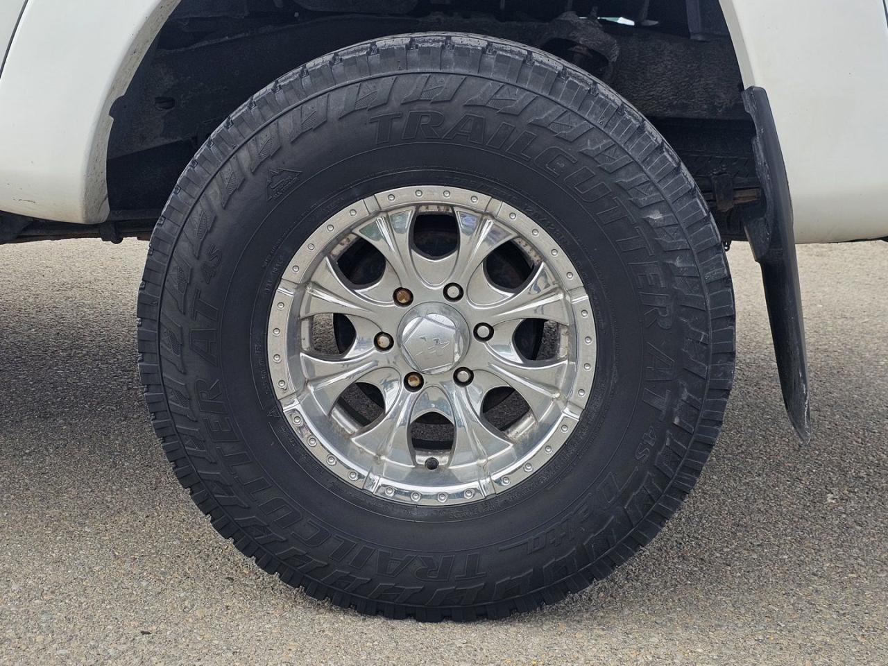 2012 Toyota Tacoma Double Cab Long Bed V6 Auto 4WD - Photo #9
