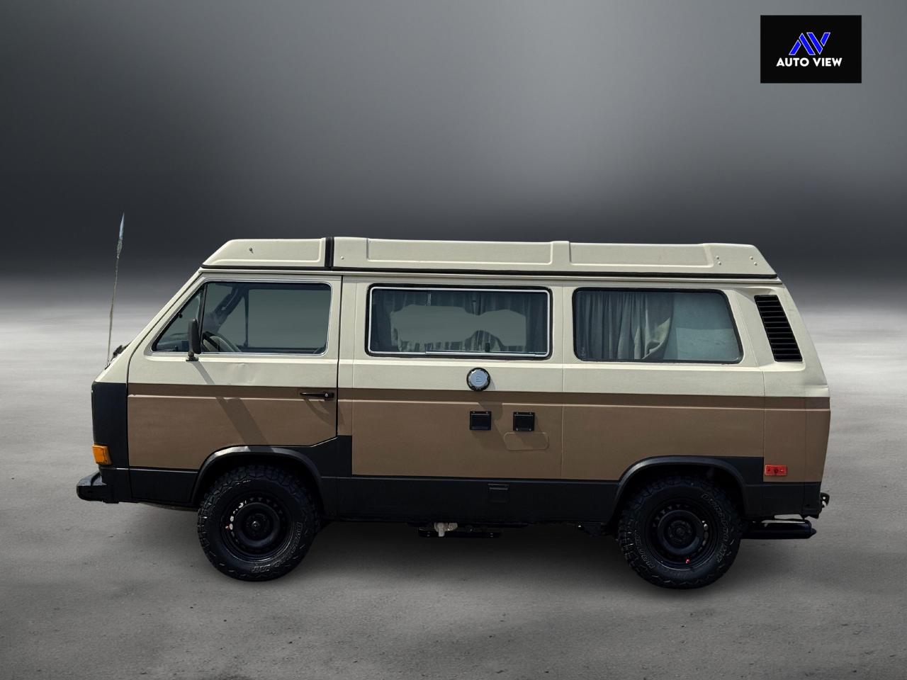 1983 Volkswagen Vanagon Campmobile **NEW MOTOR / TRANSMISSION** - Photo #8