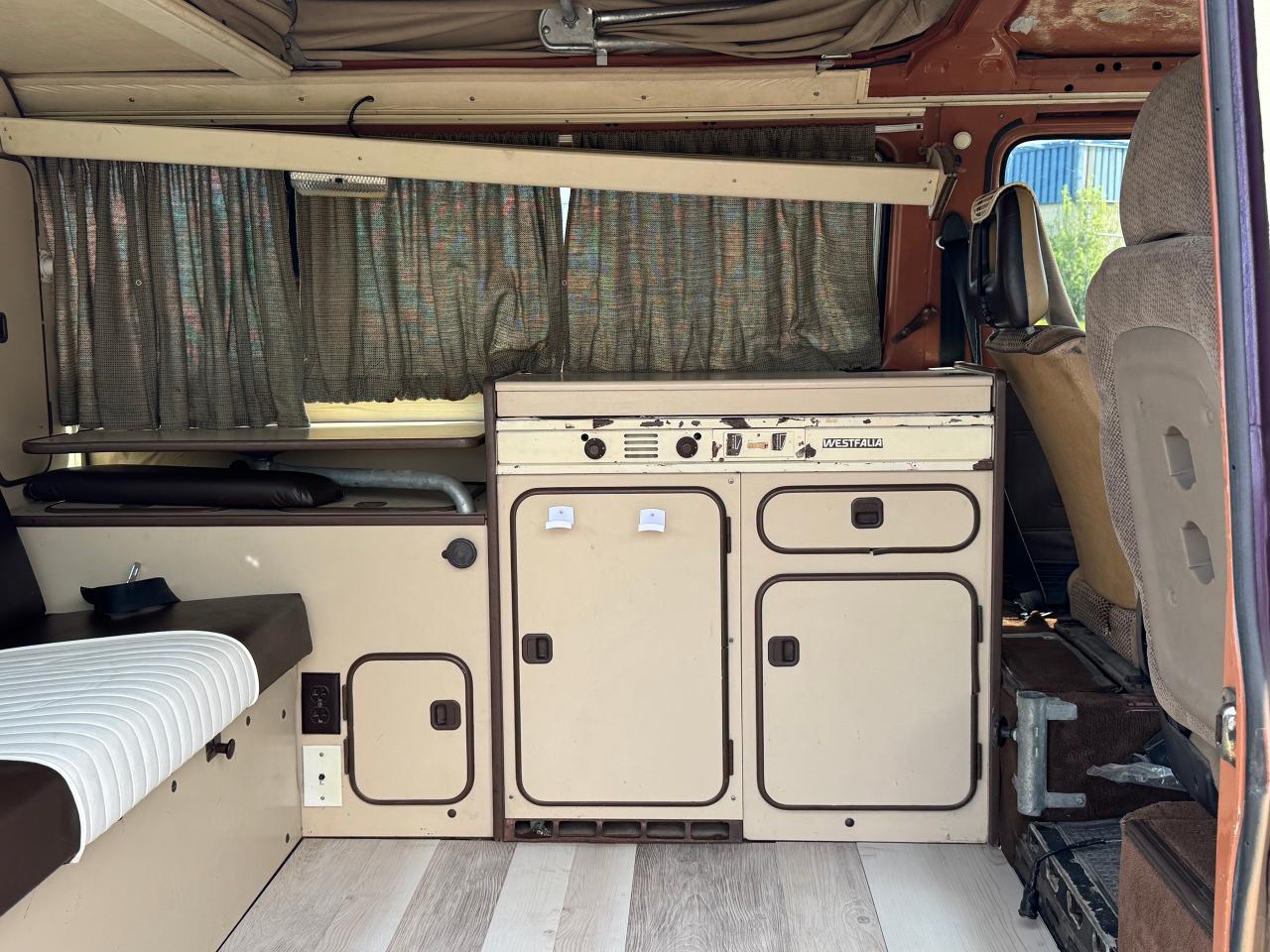 1983 Volkswagen Vanagon Campmobile **NEW MOTOR / TRANSMISSION** - Photo #31