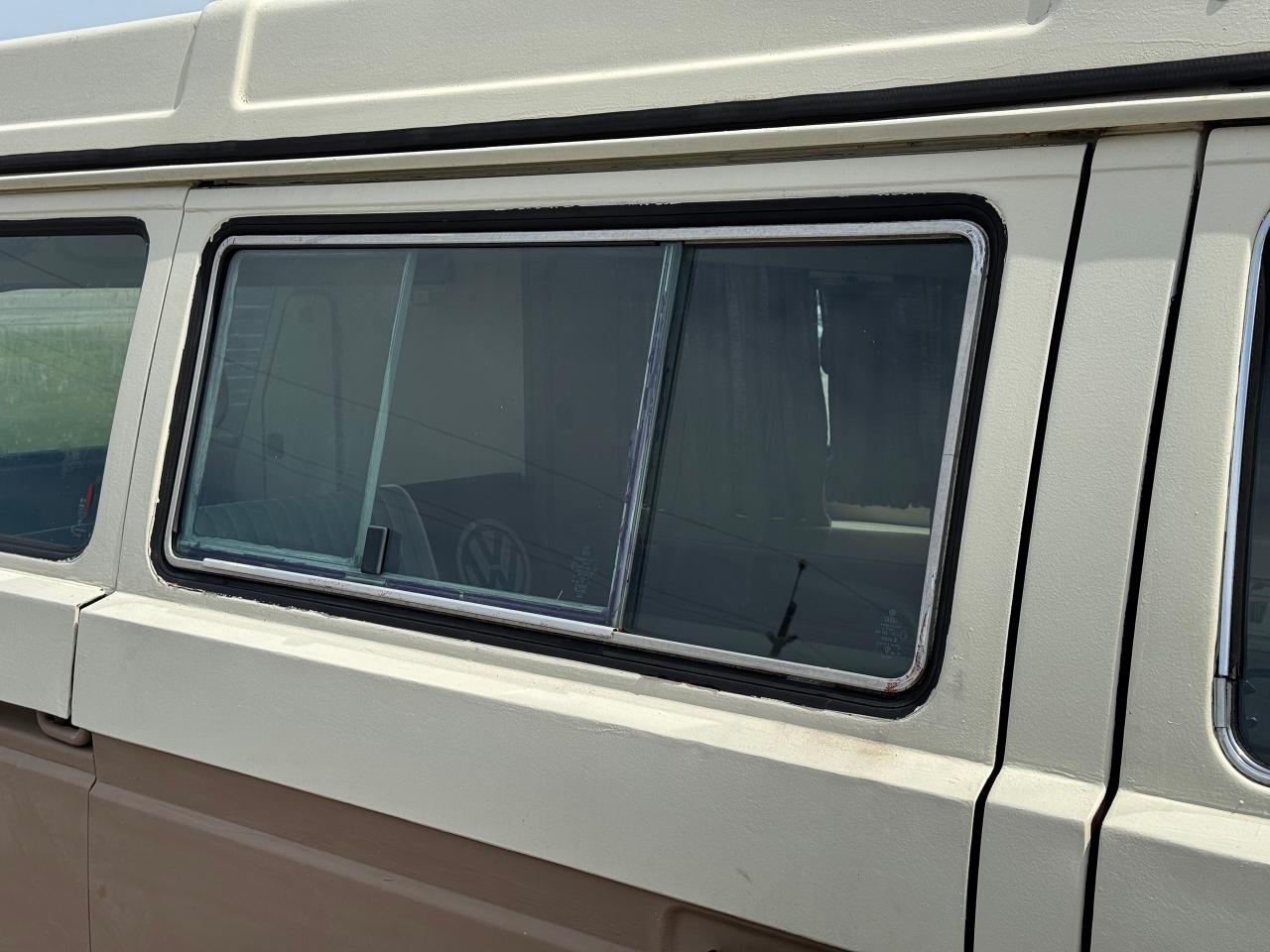 1983 Volkswagen Vanagon Campmobile **NEW MOTOR / TRANSMISSION** - Photo #17