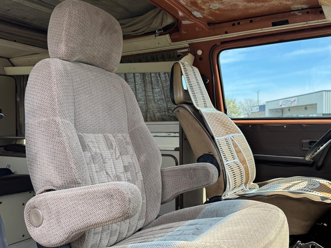 1983 Volkswagen Vanagon Campmobile **NEW MOTOR / TRANSMISSION** - Photo #28