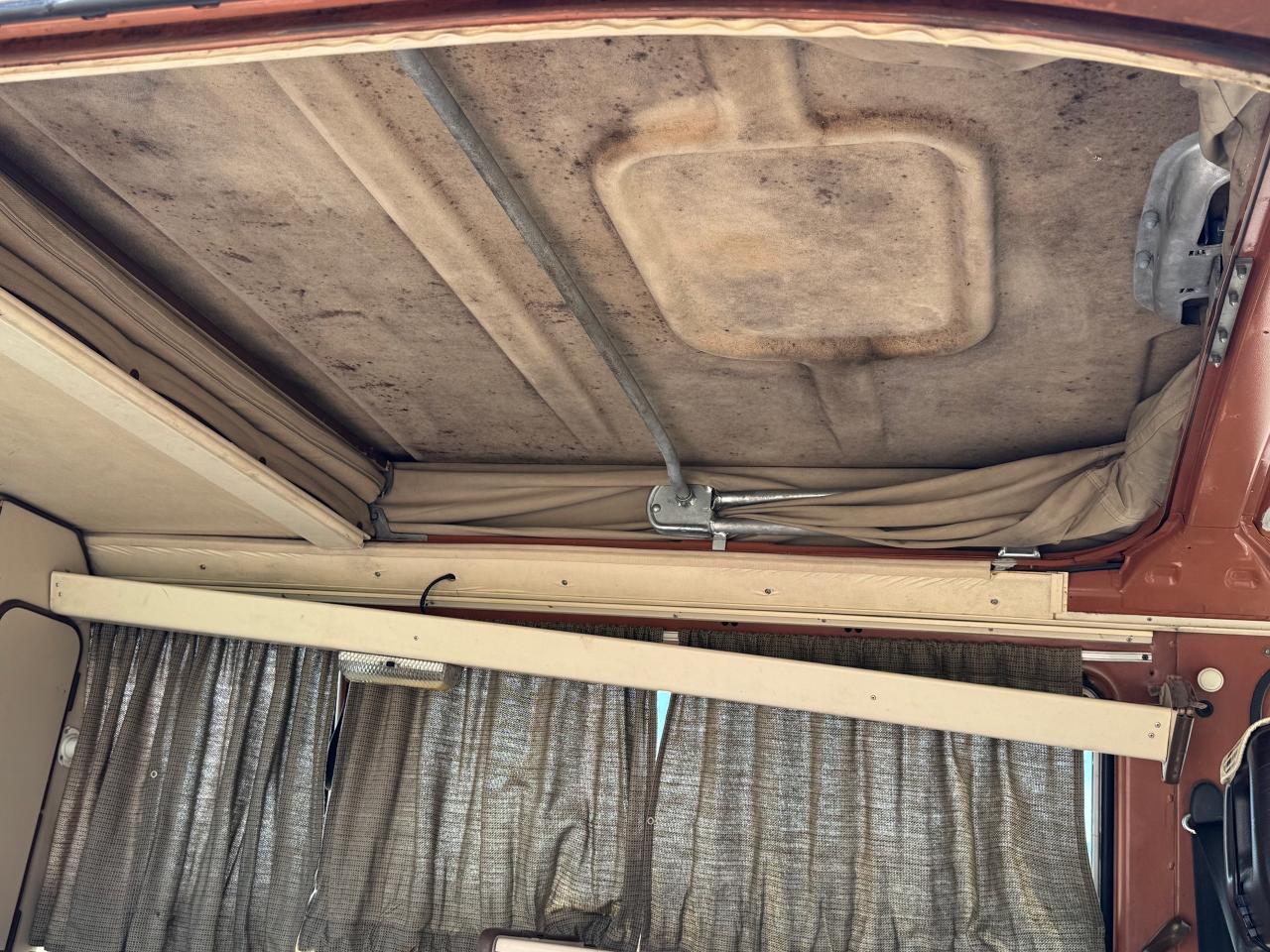 1983 Volkswagen Vanagon Campmobile **NEW MOTOR / TRANSMISSION** - Photo #33