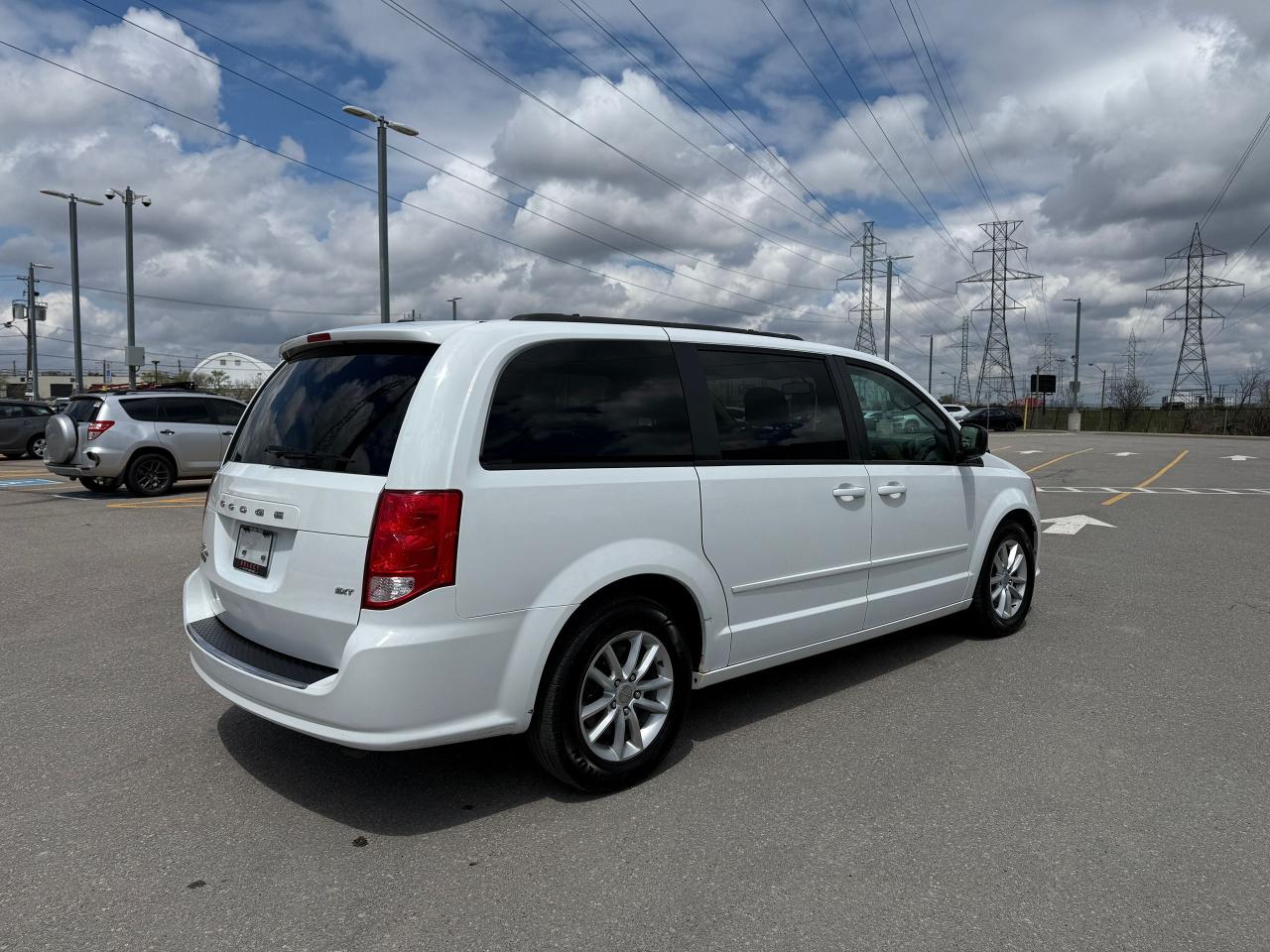 2014 Dodge Grand Caravan SXT*CLEAN CARFAX*STOW-N-GO* - Photo #4