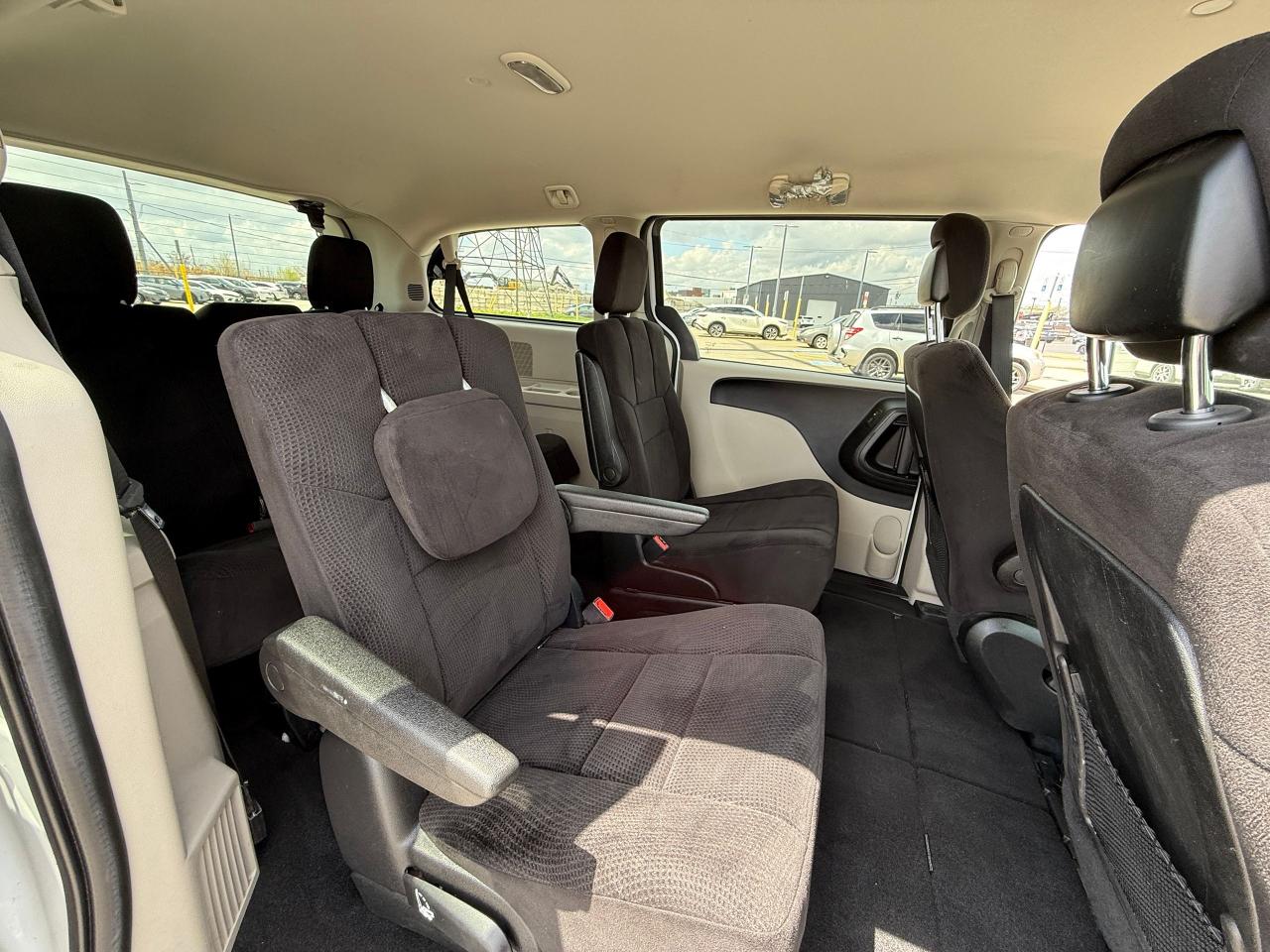 2014 Dodge Grand Caravan SXT*CLEAN CARFAX*STOW-N-GO* - Photo #8
