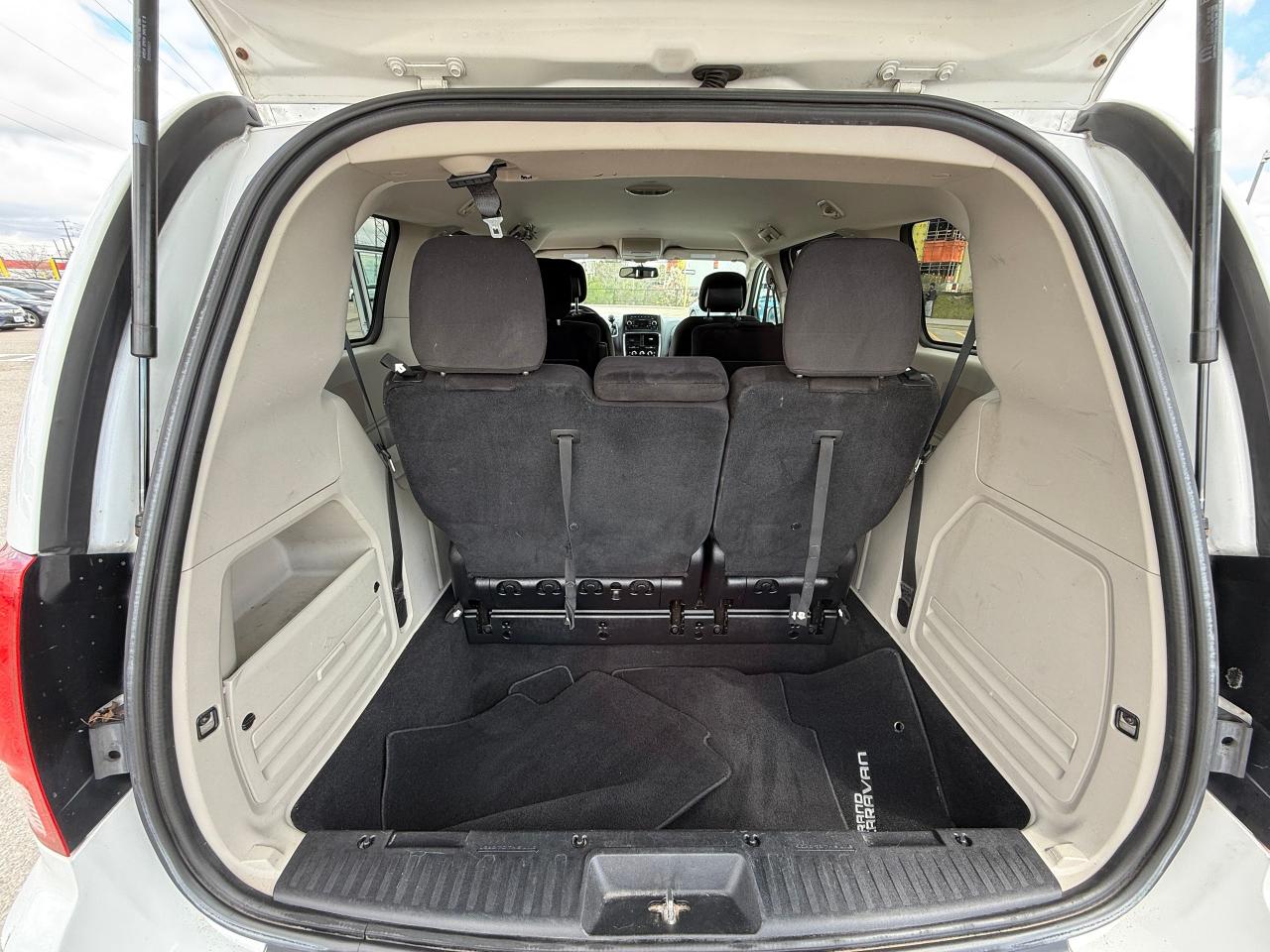 2014 Dodge Grand Caravan SXT*CLEAN CARFAX*STOW-N-GO* - Photo #10