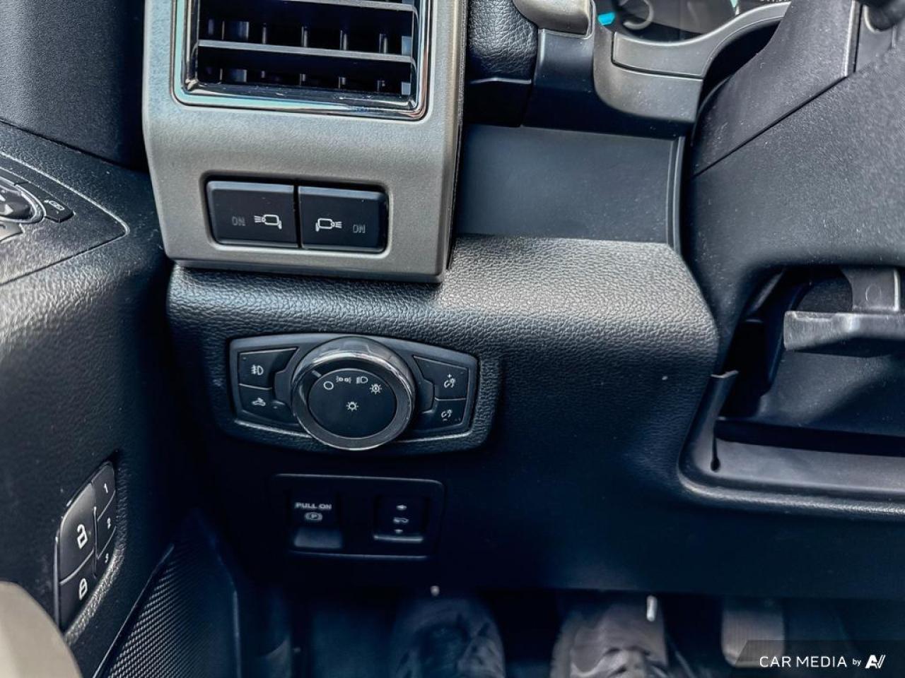 2020 Ford F-150 LARIAT / 4WD / CREW / LEATHER / NAV / ROOF - Photo #14
