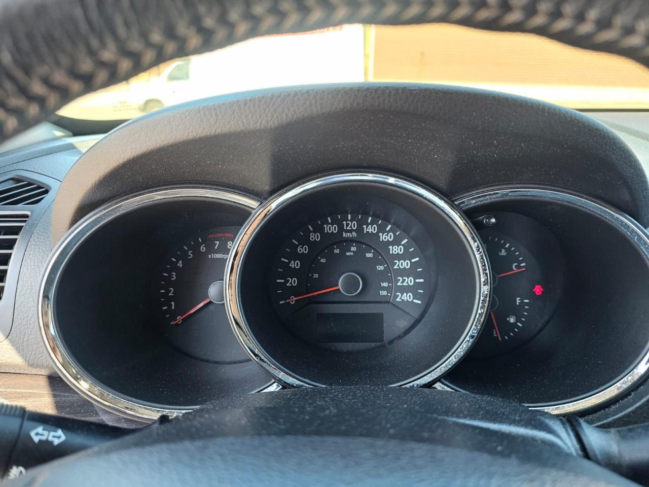 2011 Kia Sorento EX - Photo #10