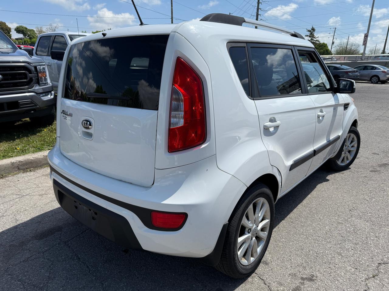 2013 Kia Soul 2u / MANUAL / ALLOYS / YOU SAFETY YOU SAVE - Photo #3