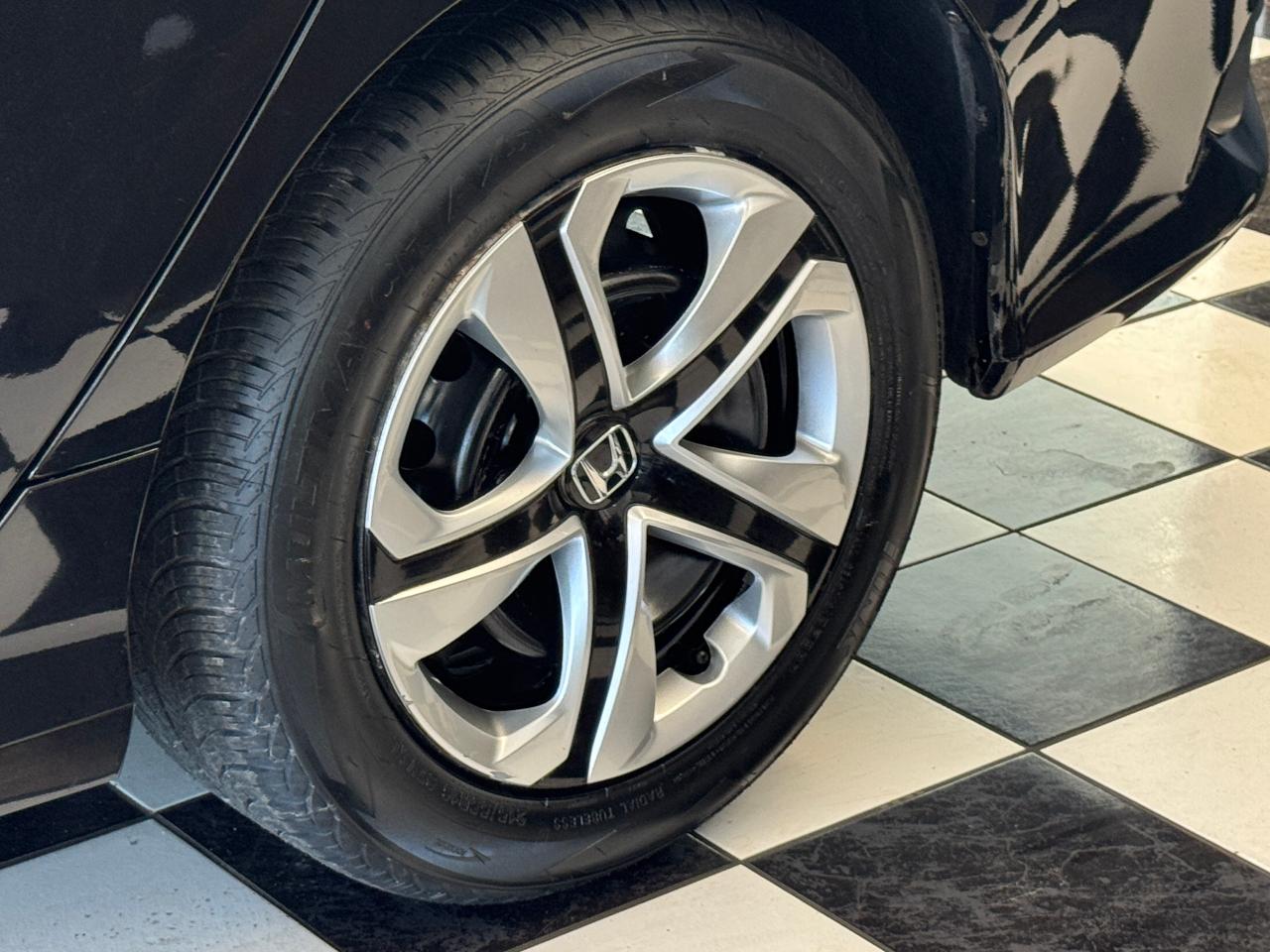 2018 Honda Civic LX+New Tires+Camera+Heated Seats+ApplePlay Photo46