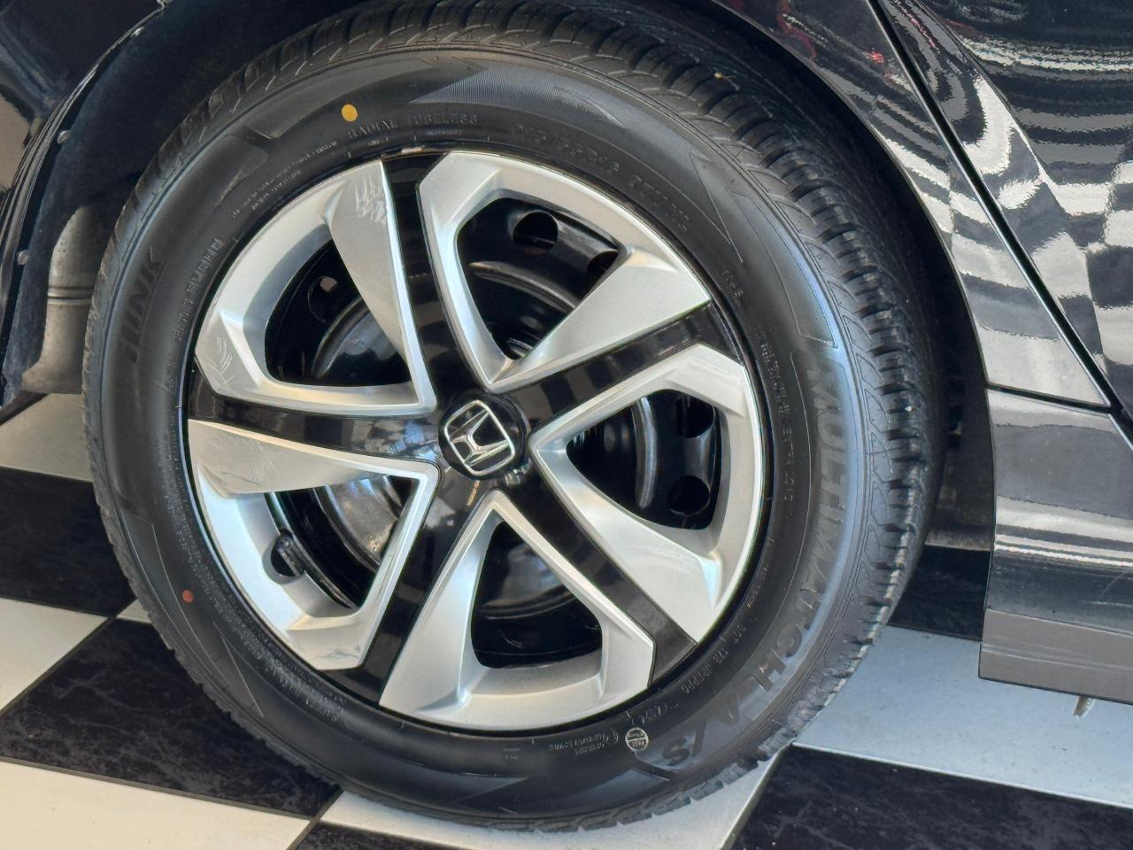 2018 Honda Civic LX+New Tires+Camera+Heated Seats+ApplePlay Photo47