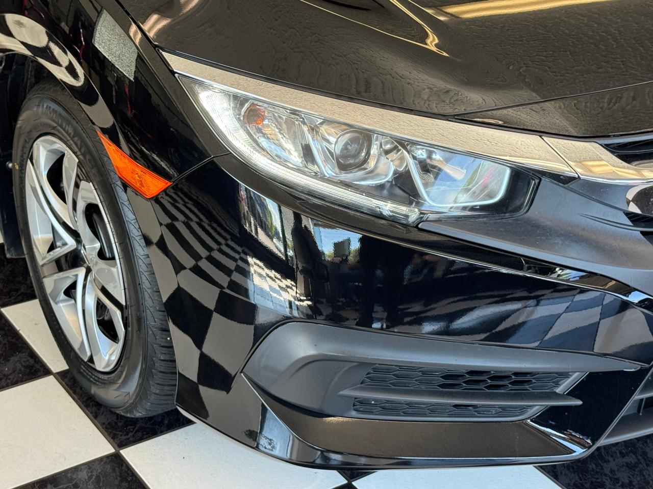 2018 Honda Civic LX+New Tires+Camera+Heated Seats+ApplePlay Photo32