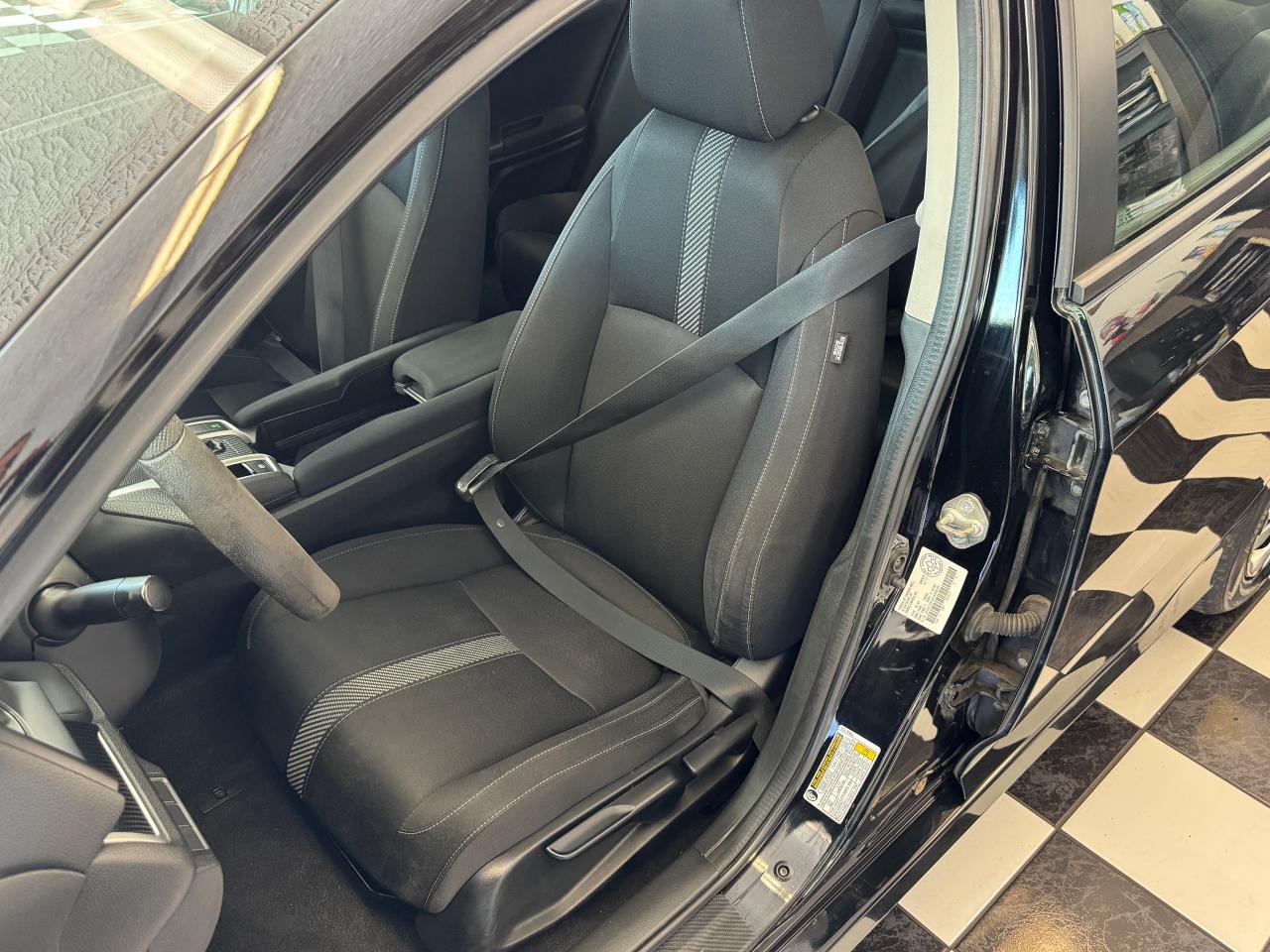 2018 Honda Civic LX+New Tires+Camera+Heated Seats+ApplePlay Photo19
