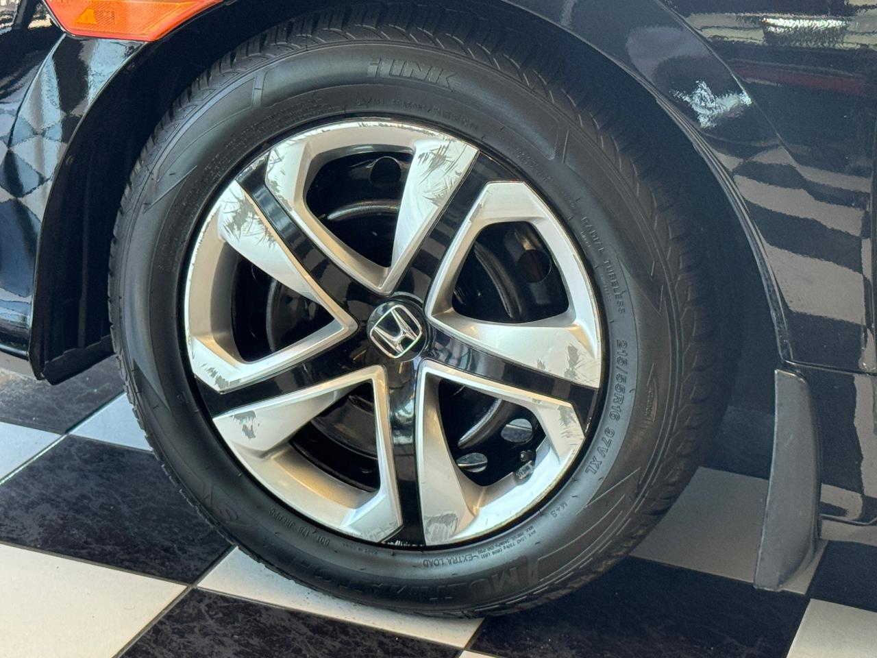 2018 Honda Civic LX+New Tires+Camera+Heated Seats+ApplePlay Photo45