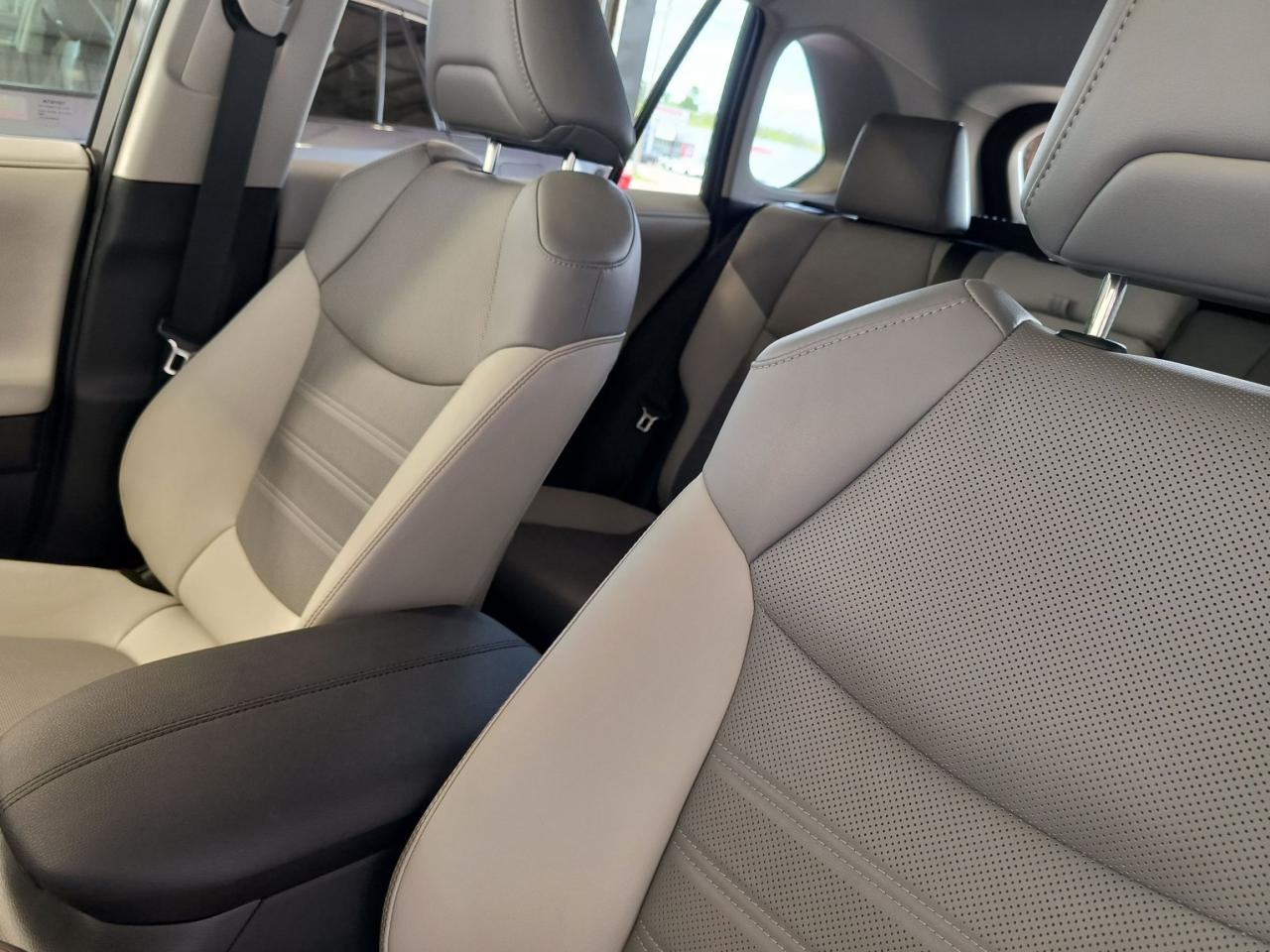 2021 Toyota RAV4 Hybrid Limited AWD Photo