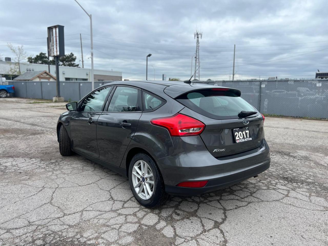 2017 Ford Focus AUTO NO ACCIDENT BLUETOOTH BACKUP CAM HEATED SEATS Photo2