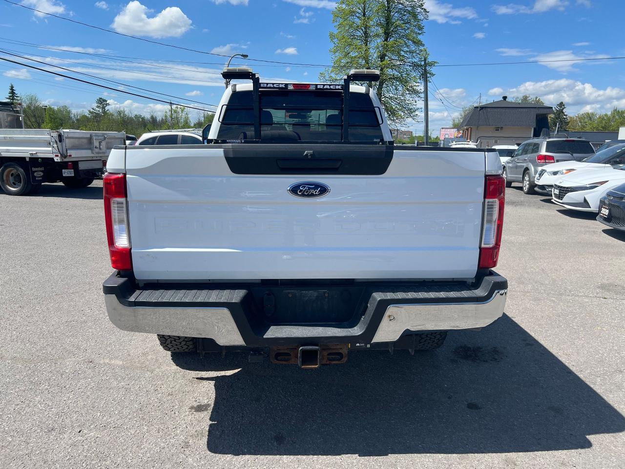 2018 Ford F-350 XLT 4WD Crew Cab 8' Box - Photo #4
