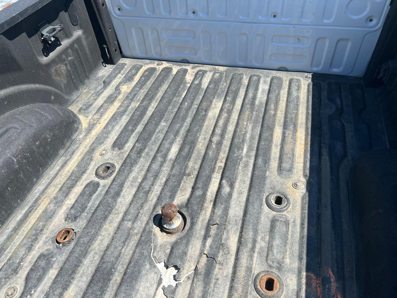 2018 Ford F-350 XLT 4WD Crew Cab 8' Box Photo4