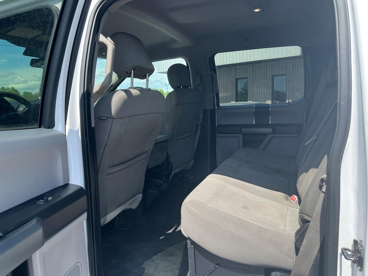 2018 Ford F-350 XLT 4WD Crew Cab 8' Box - Photo #18