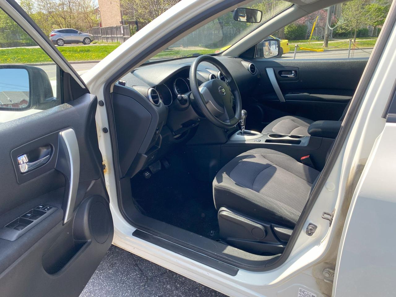 2009 Nissan Rogue Accident Free/Automatic/4 Cylinder Gas Saver - Photo #11
