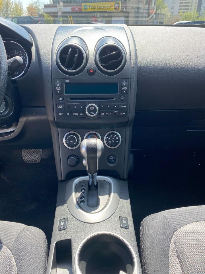 2009 Nissan Rogue Accident Free/Automatic/4 Cylinder Gas Saver - Photo #14