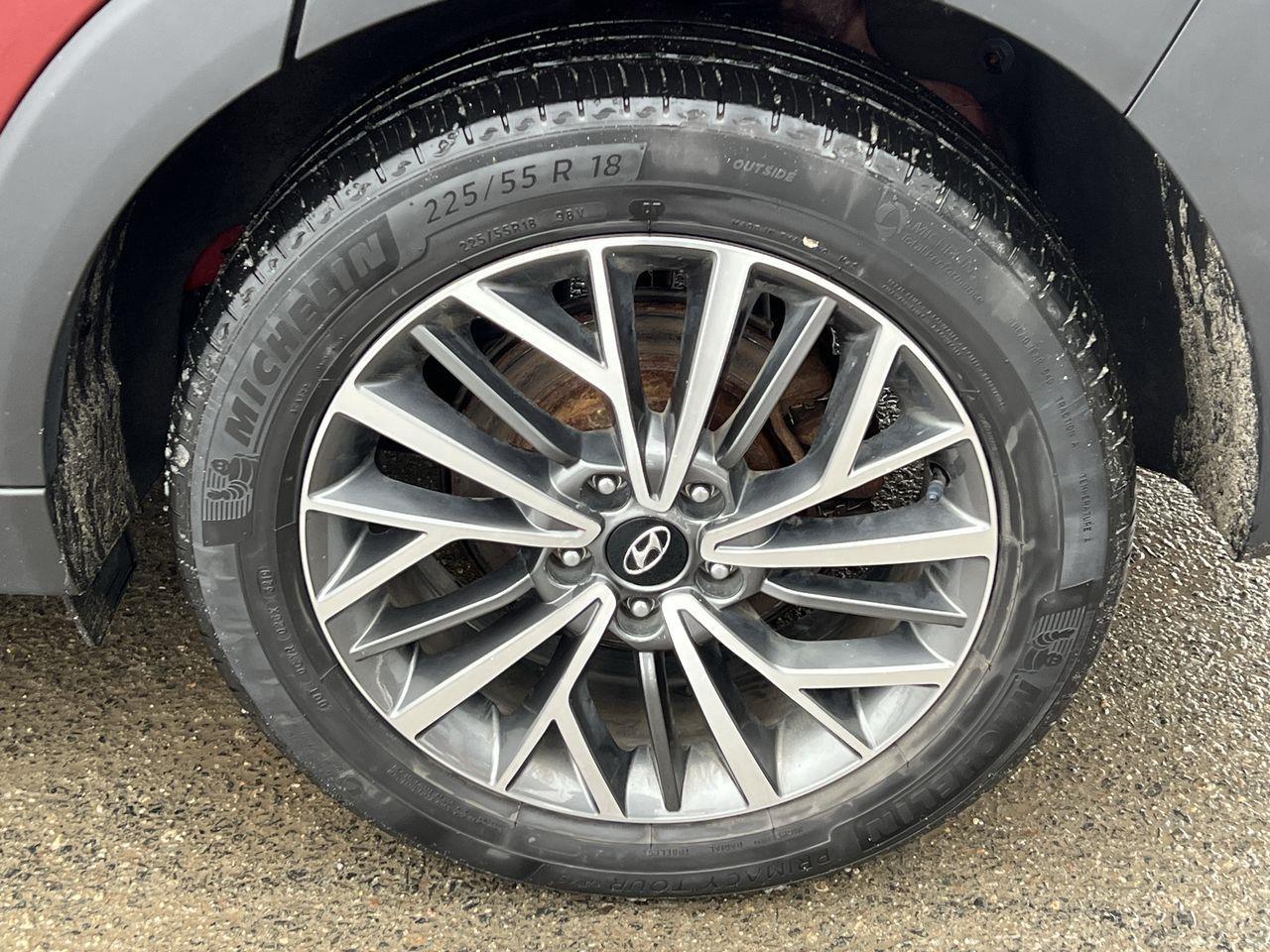 2020 Hyundai Tucson Ultimate APPLE CARPLAY/ANDROID AUTO, HEATED SEATS/STEERING WHEEL, MOONROOF, BACK UP CAM!! Photo