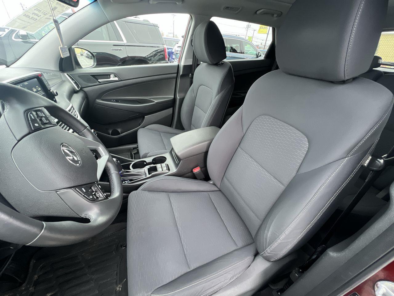 2020 Hyundai Tucson Ultimate APPLE CARPLAY/ANDROID AUTO, HEATED SEATS/STEERING WHEEL, MOONROOF, BACK UP CAM!! Photo