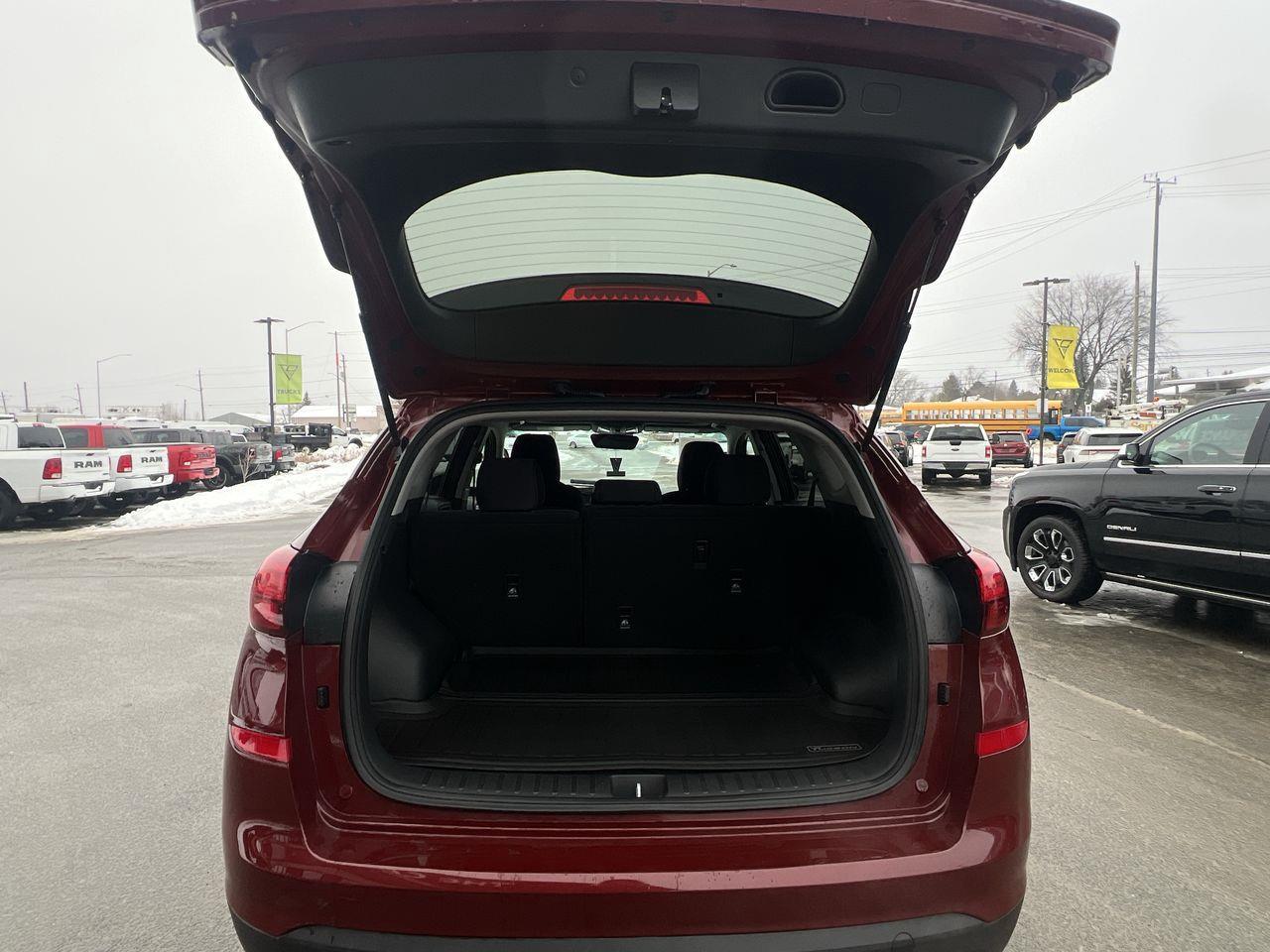 2020 Hyundai Tucson Ultimate APPLE CARPLAY/ANDROID AUTO, HEATED SEATS/STEERING WHEEL, MOONROOF, BACK UP CAM!! Photo