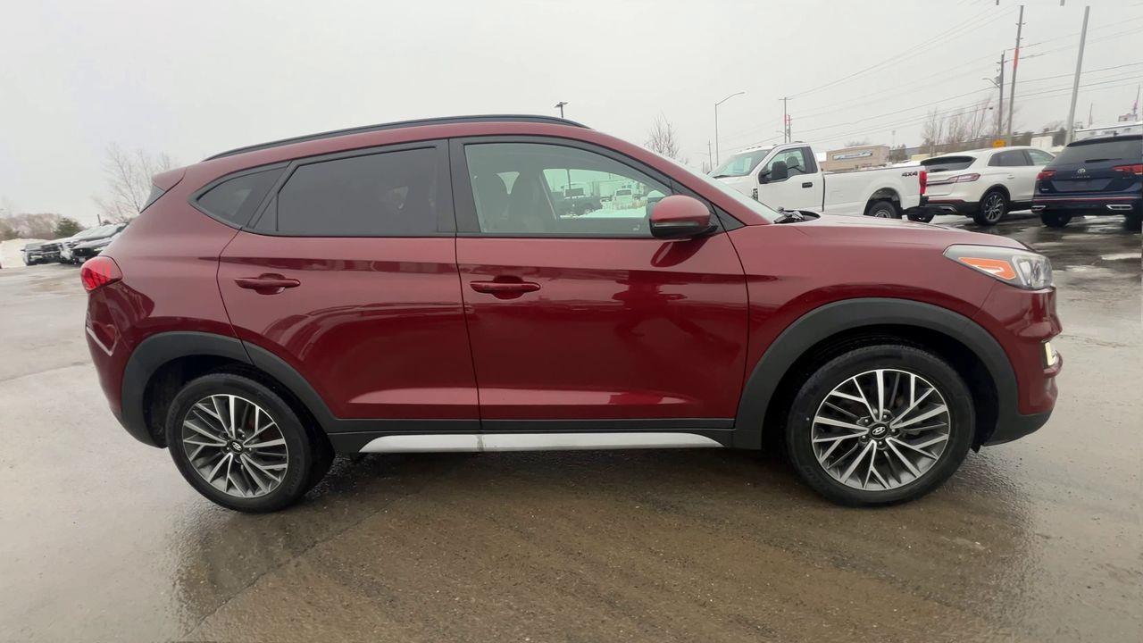 2020 Hyundai Tucson Ultimate APPLE CARPLAY/ANDROID AUTO, HEATED SEATS/STEERING WHEEL, MOONROOF, BACK UP CAM!! Photo