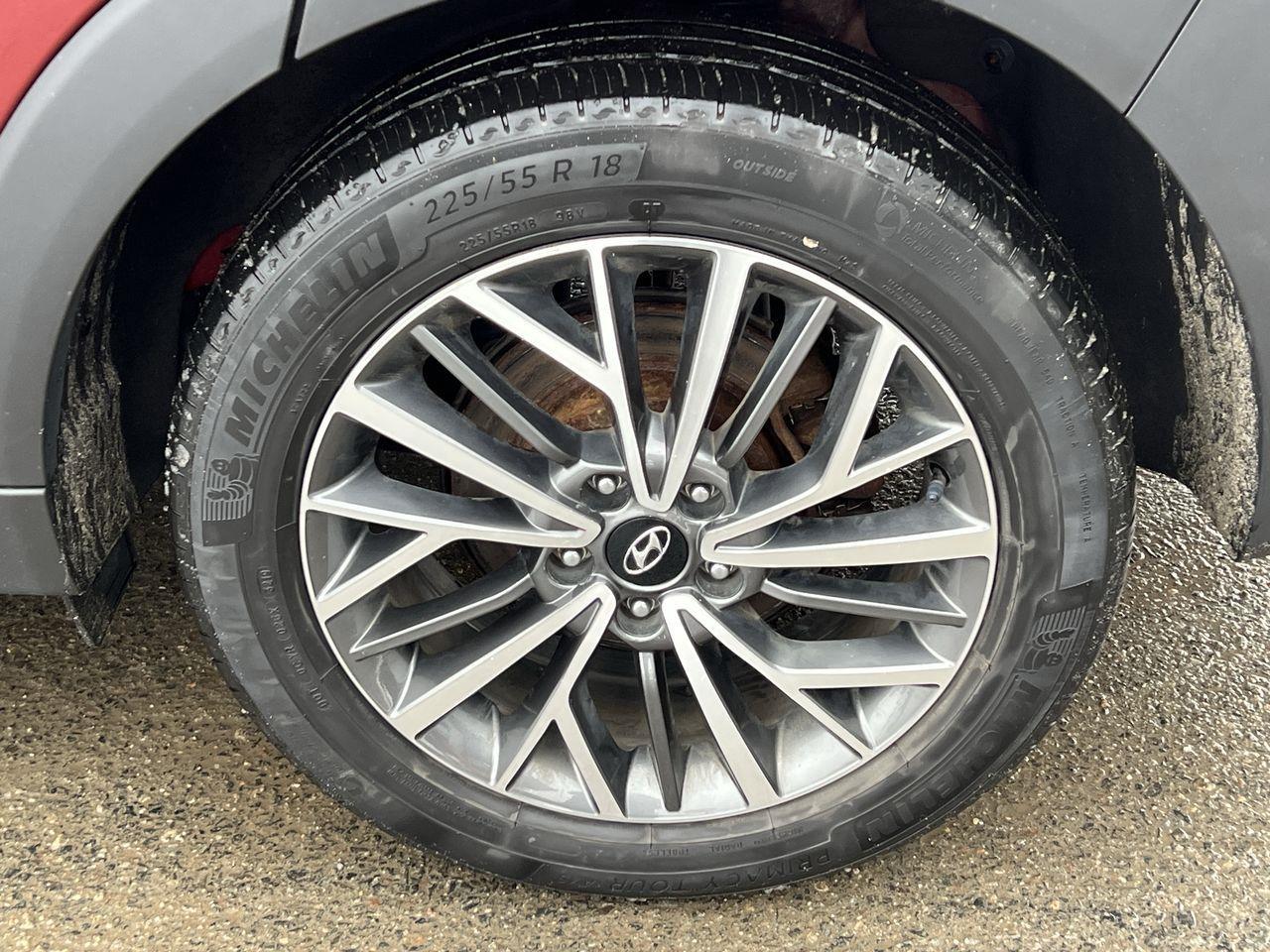 2020 Hyundai Tucson Ultimate APPLE CARPLAY/ANDROID AUTO, HEATED SEATS/STEERING WHEEL, MOONROOF, BACK UP CAM!! Photo