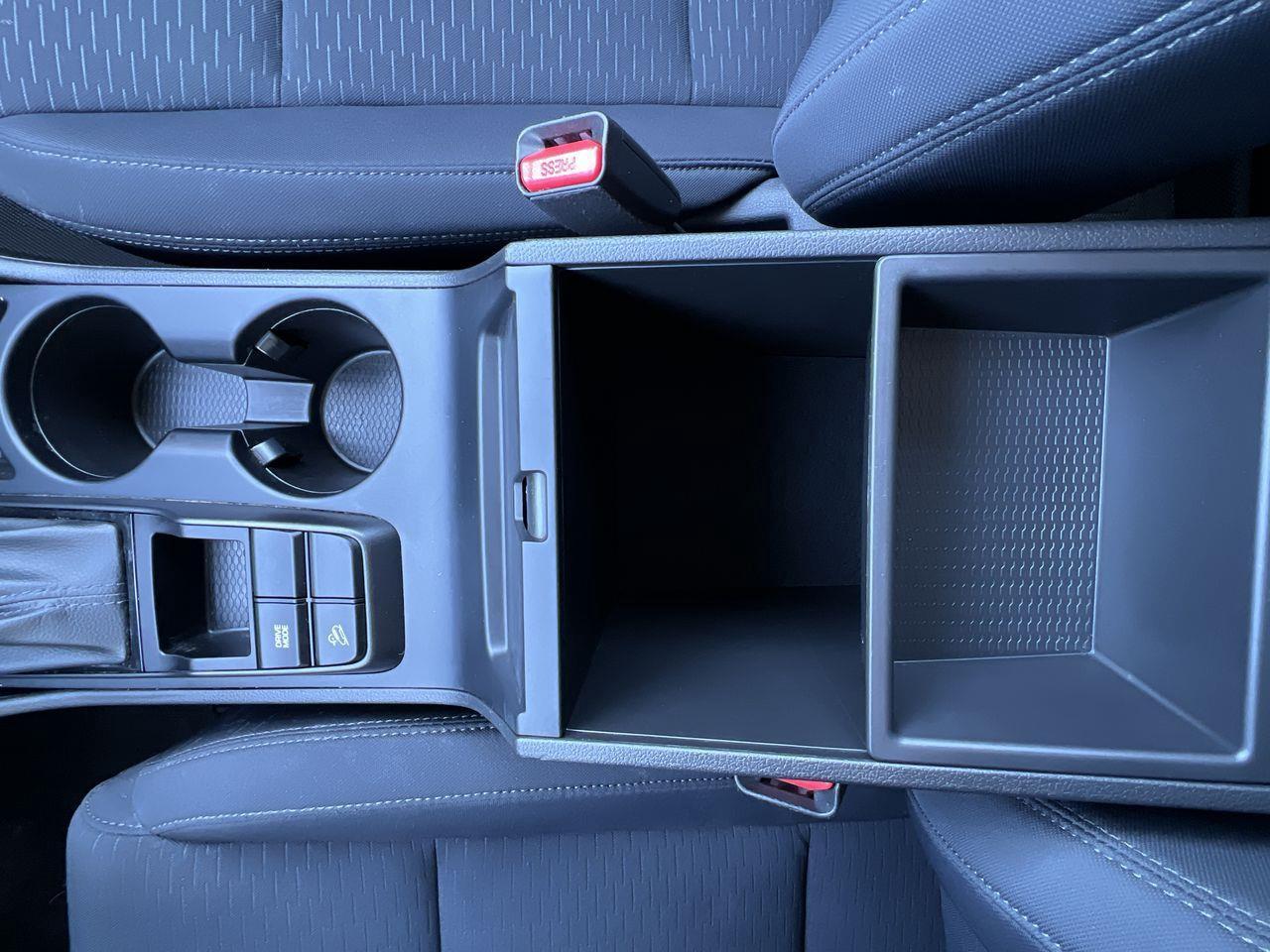 2020 Hyundai Tucson Ultimate APPLE CARPLAY/ANDROID AUTO, HEATED SEATS/STEERING WHEEL, MOONROOF, BACK UP CAM!! Photo