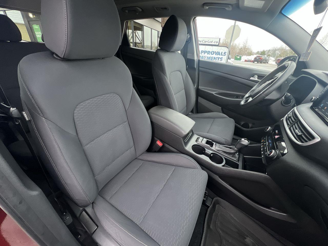 2020 Hyundai Tucson Ultimate APPLE CARPLAY/ANDROID AUTO, HEATED SEATS/STEERING WHEEL, MOONROOF, BACK UP CAM!! Photo