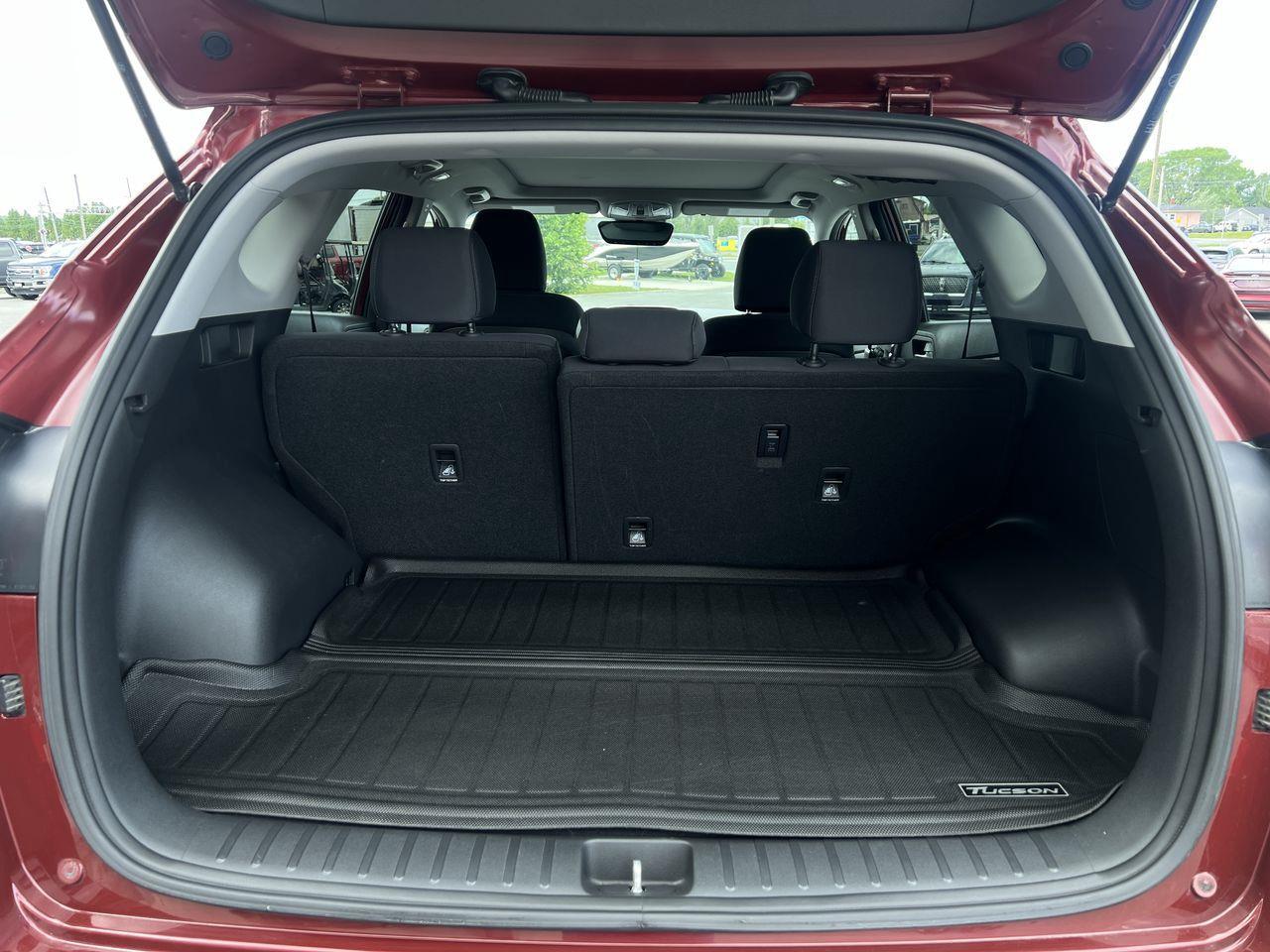 2020 Hyundai Tucson Ultimate APPLE CARPLAY/ANDROID AUTO, HEATED SEATS/STEERING WHEEL, MOONROOF, BACK UP CAM!! Photo