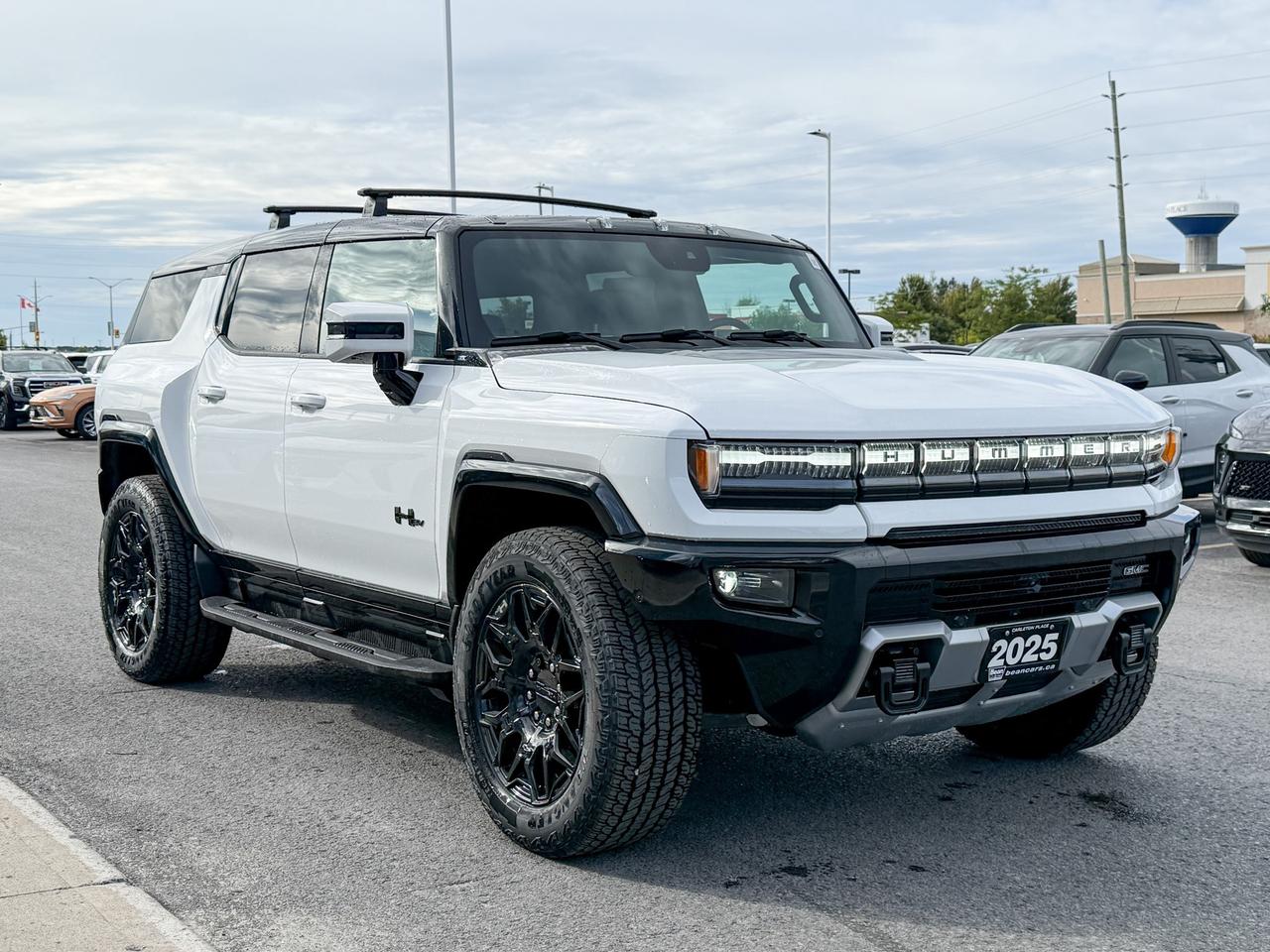 2025 GMC HUMMER EV SUV 3X FULLY ELECTRIC WITH REMOTE START/ENTRY, HEATED SEATS, HEATED STEERING WHEEL, VENTILATED SEATS, INFINITY ROOF, HD SURROUND VISION Photo
