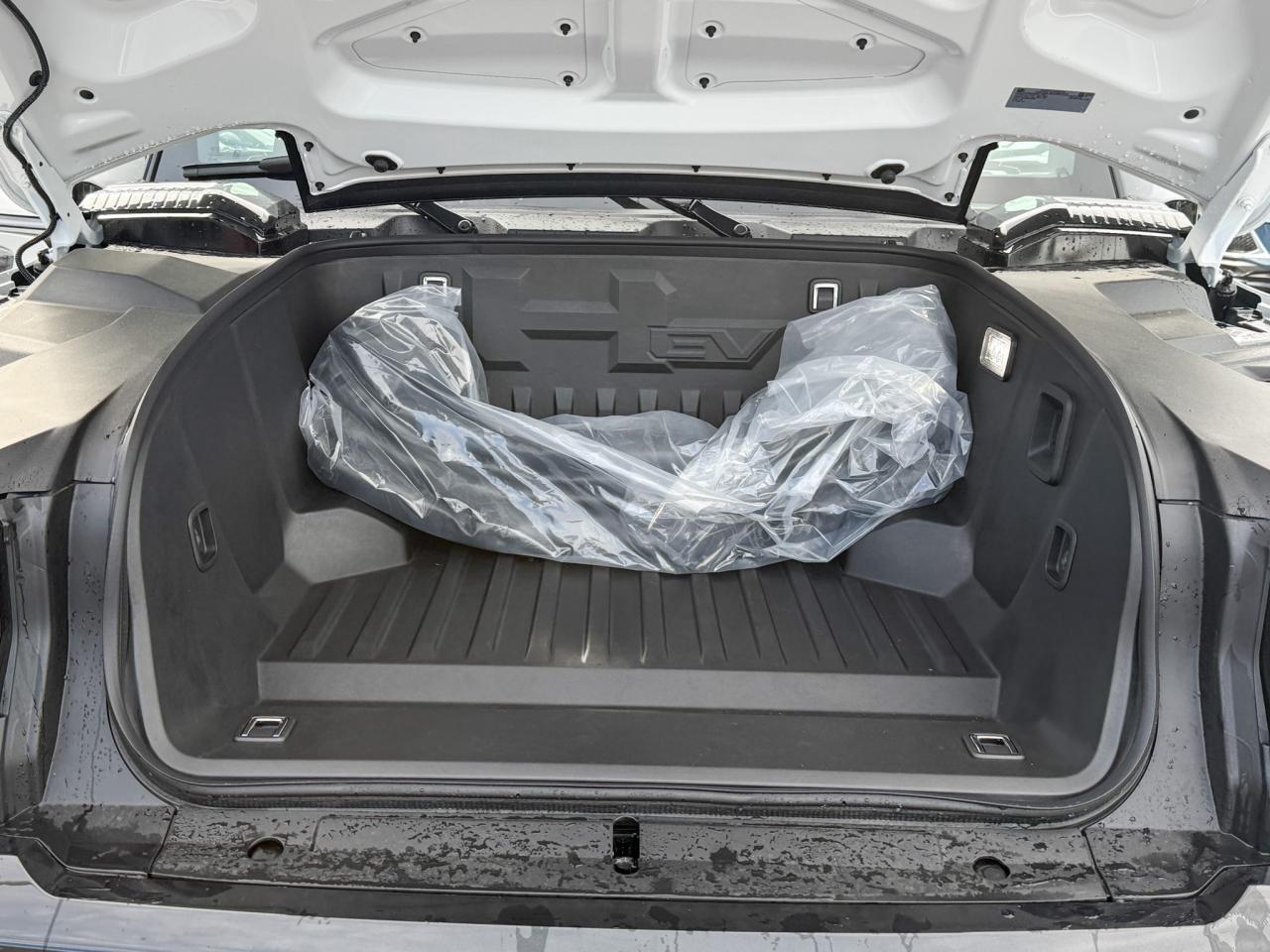 2025 GMC HUMMER EV SUV 3X FULLY ELECTRIC WITH REMOTE START/ENTRY, HEATED SEATS, HEATED STEERING WHEEL, VENTILATED SEATS, INFINITY ROOF, HD SURROUND VISION Photo