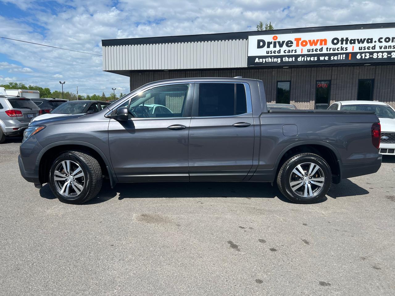 2019 Honda Ridgeline EX-L AWD - Photo #2
