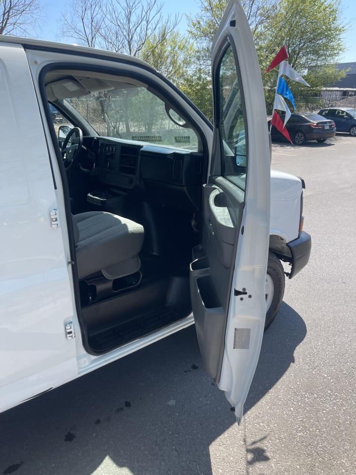 2013 Chevrolet Express Cargo Van NO WINDOWS ALL AROUND   HEAVY DUTY - Photo #7