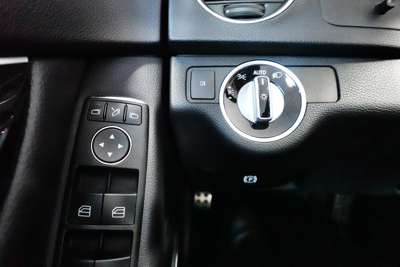 2013 Mercedes-Benz C-Class C 300 4MATIC,NO ACCIDENT BLUE TOOTH ,SUN ROOF - Photo #31