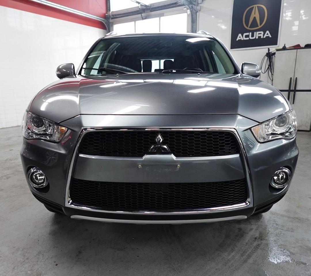 2013 Mitsubishi Outlander XLS ,NO ACCIDENT,7 PASS ,LOW KM.4X4 - Photo #2