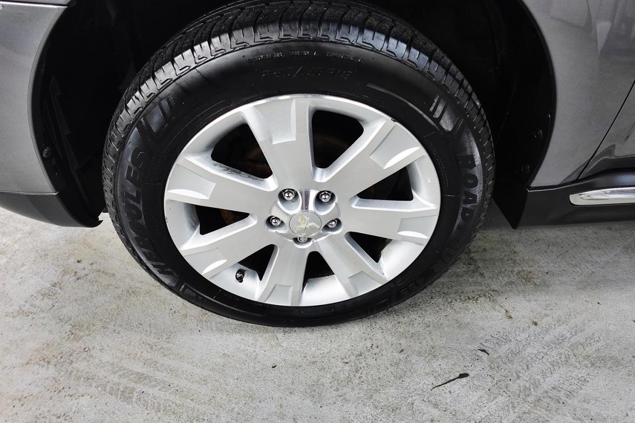 2013 Mitsubishi Outlander XLS ,NO ACCIDENT,7 PASS ,LOW KM.4X4 - Photo #9