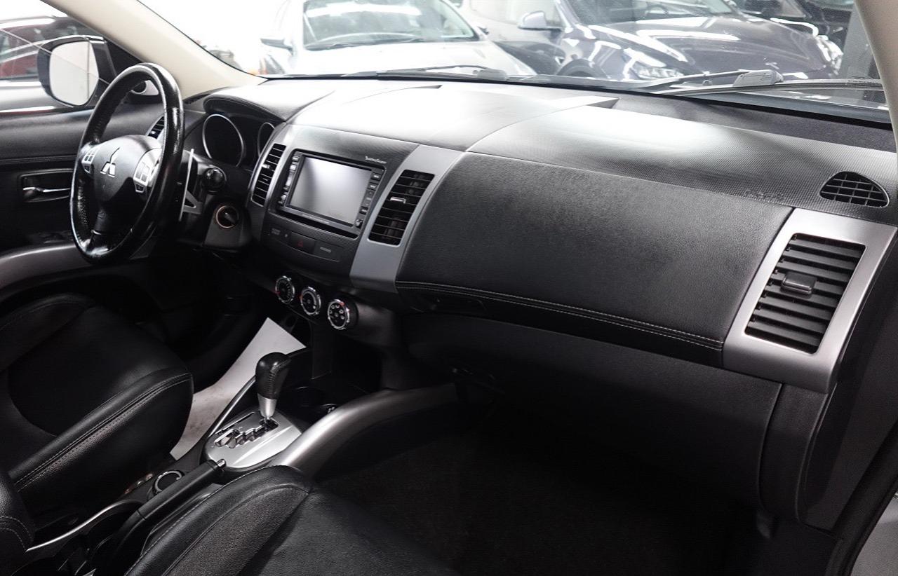2013 Mitsubishi Outlander XLS ,NO ACCIDENT,7 PASS ,LOW KM.4X4 - Photo #19